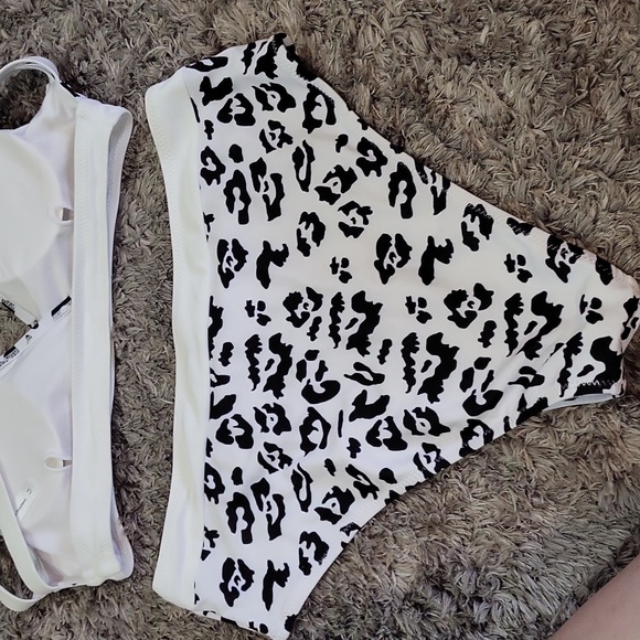 Beachsissi Swimsuit - Picture 7 of 9